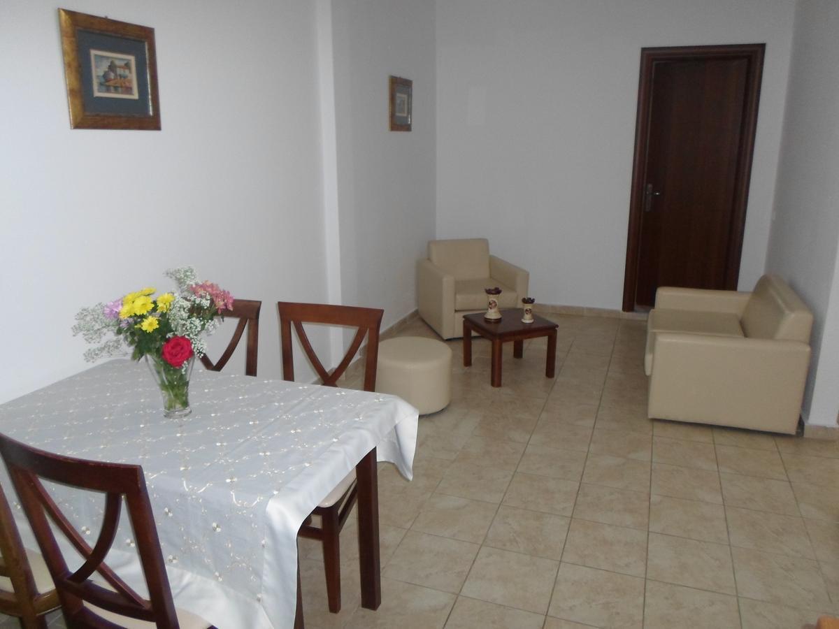 Nikki'S Studios & Apartments Moraḯtika Ngoại thất bức ảnh
