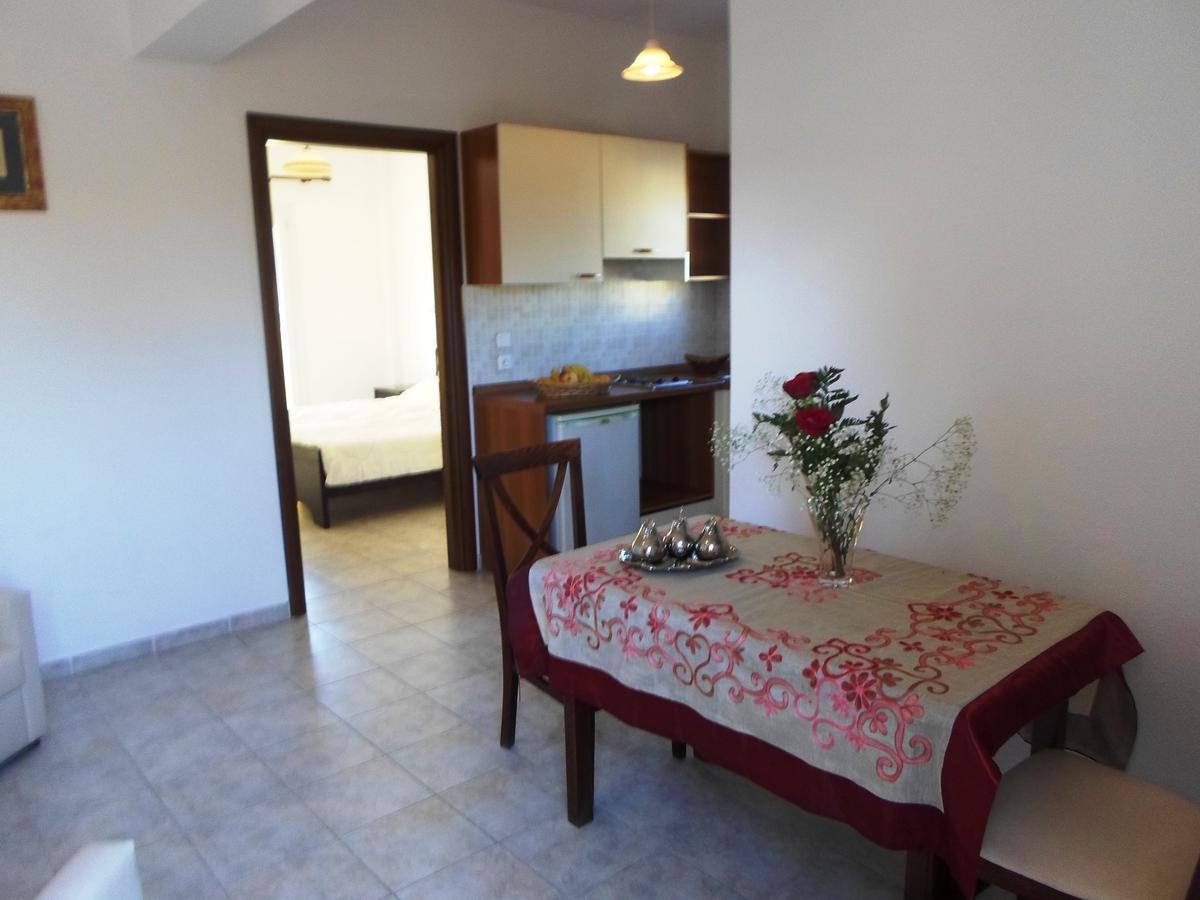 Nikki'S Studios & Apartments Moraḯtika Ngoại thất bức ảnh