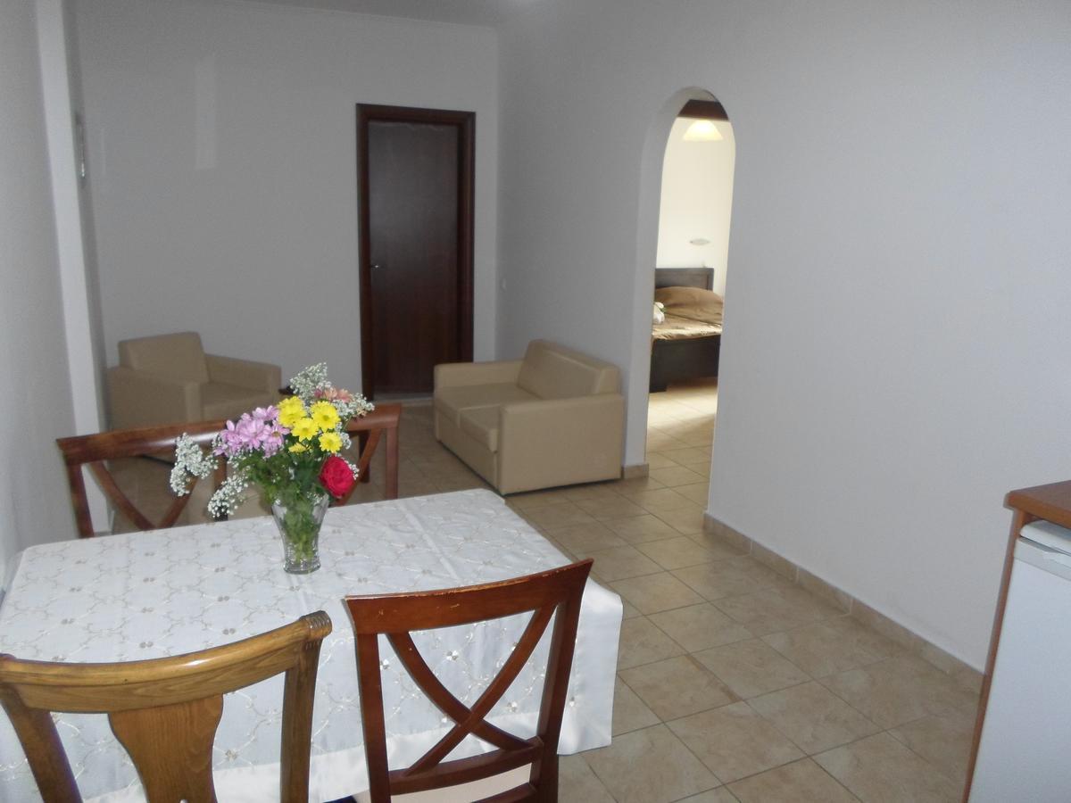 Nikki'S Studios & Apartments Moraḯtika Ngoại thất bức ảnh